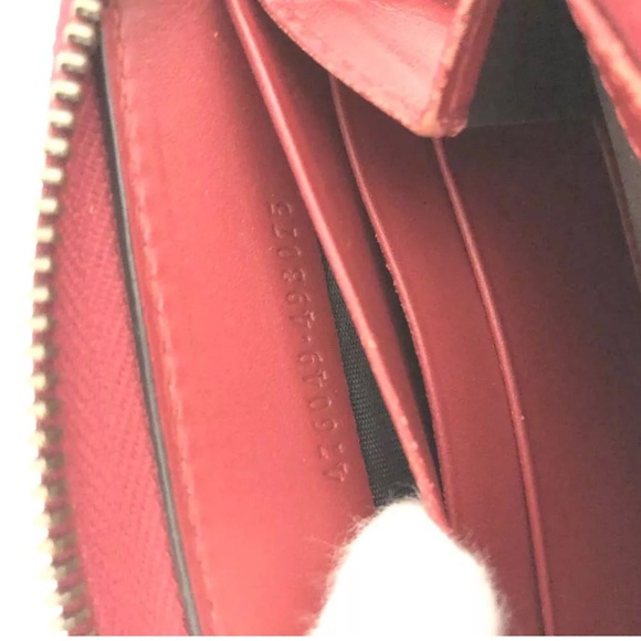 GUCCI Wallet GG Supreme Cherry Zip Around purse AUTHENTIC ๐ - Picture 8 of 10